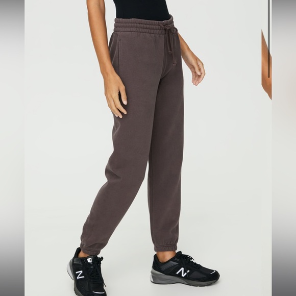 Aritzia TNA The Slim Sweatpant - Picture 5 of 6